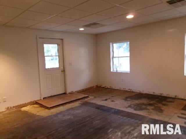 837 East Chestnut Street Canton, IL 61520 - Photo 3 of 15