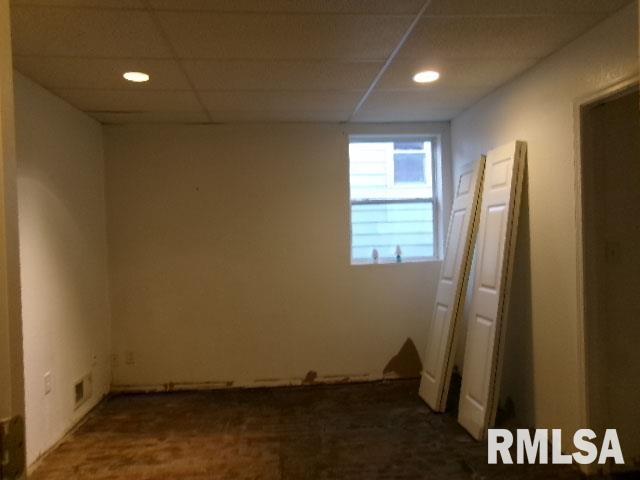 837 East Chestnut Street Canton, IL 61520 - Photo 5 of 15