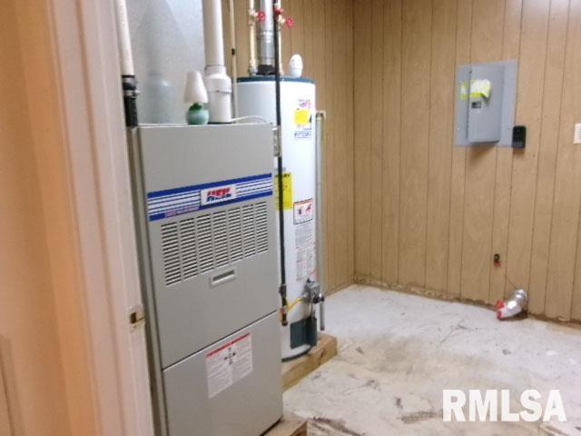 837 East Chestnut Street Canton, IL 61520 - Photo 9 of 15