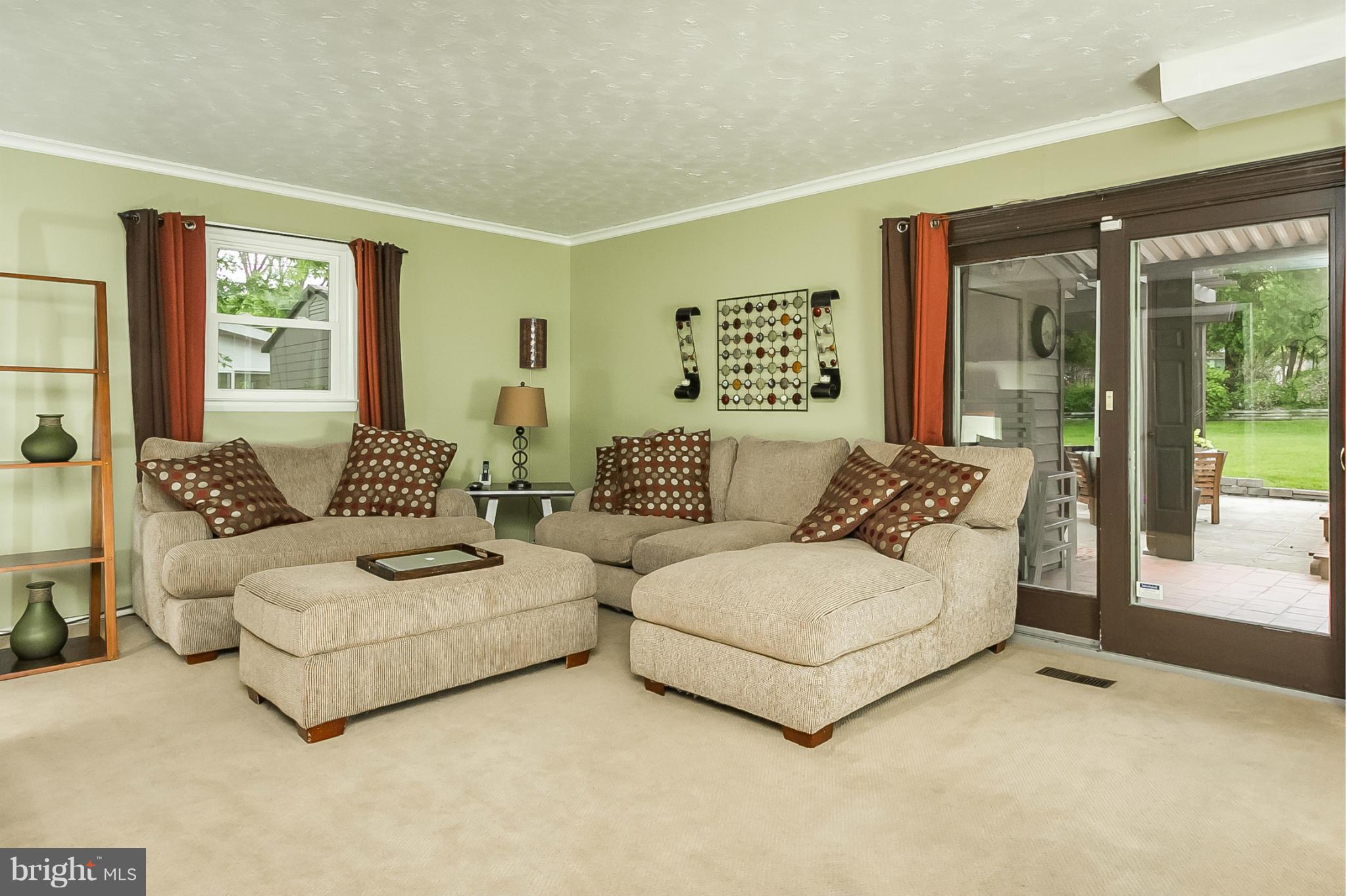 1010 Breezewick Road Towson, MD 21286 - Photo 7 of 19 Family Room