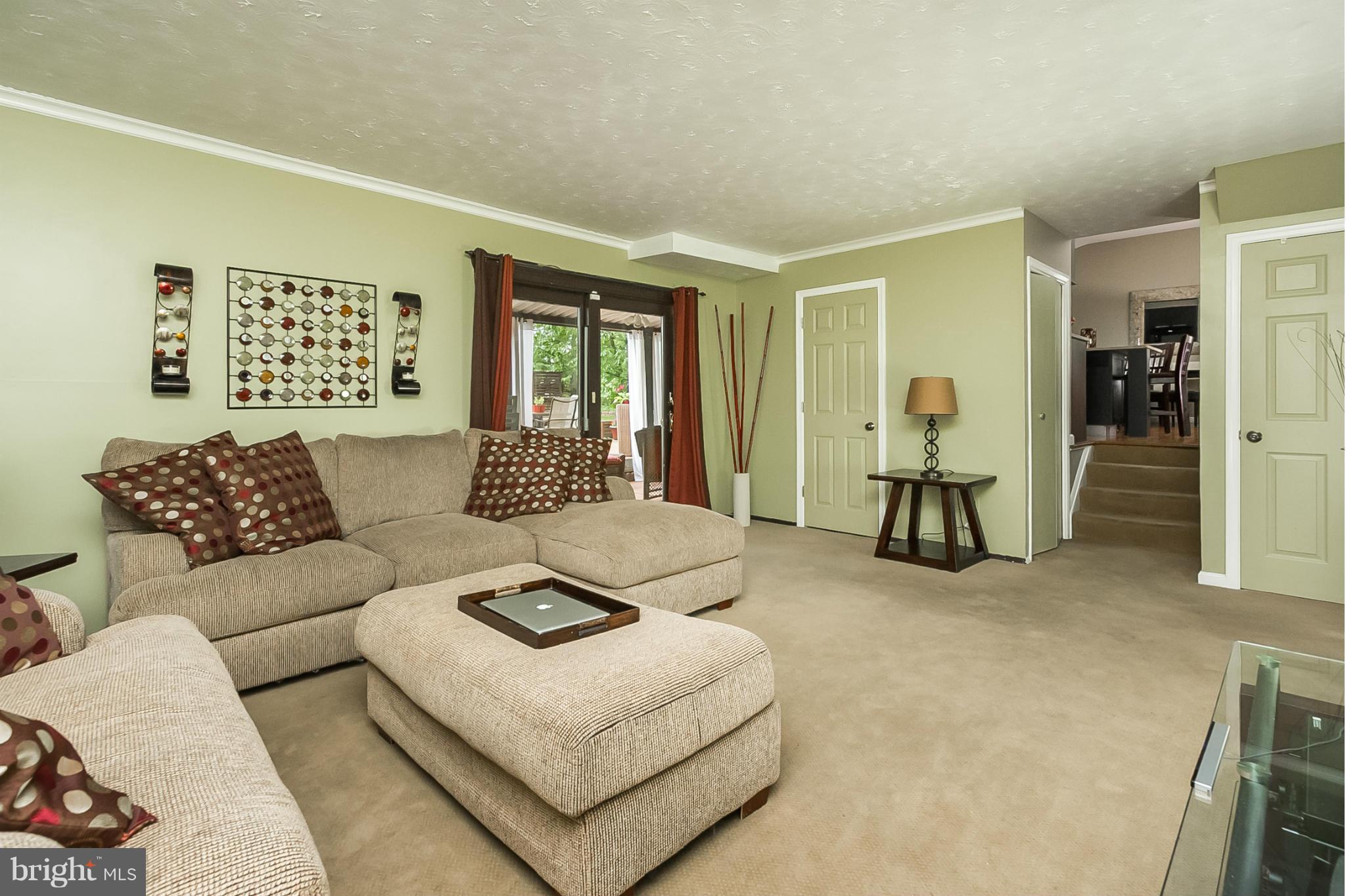 1010 Breezewick Road Towson, MD 21286 - Photo 8 of 19 Family Room
