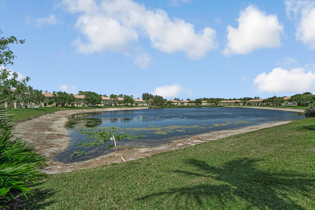 813 Imperial Lake Road West Palm Beach, FL 33413 - Photo 11 of 49 48