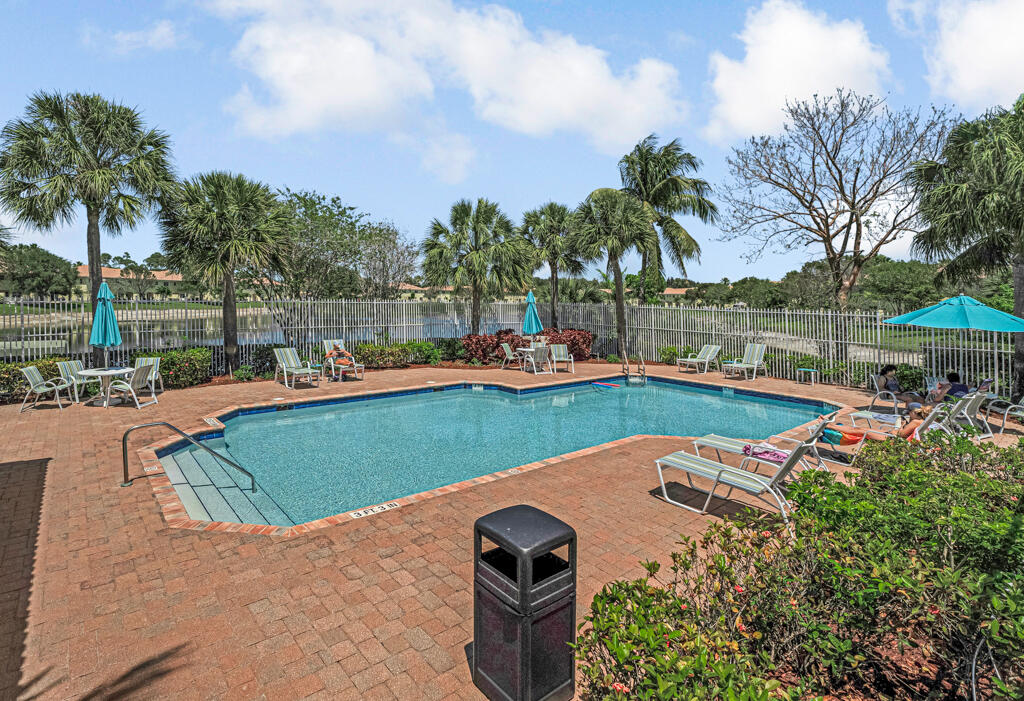813 Imperial Lake Road West Palm Beach, FL 33413 - Photo 13 of 49 45