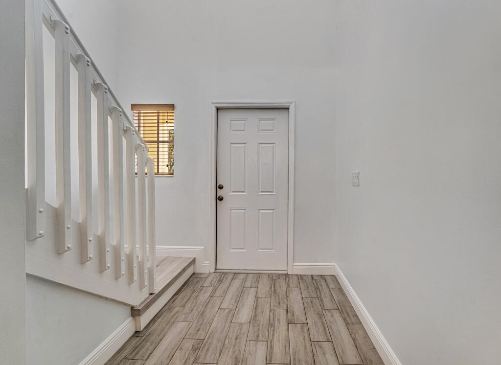 813 Imperial Lake Road West Palm Beach, FL 33413 - Photo 15 of 49 05