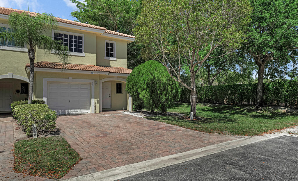 813 Imperial Lake Road West Palm Beach, FL 33413 - Photo 16 of 49 03