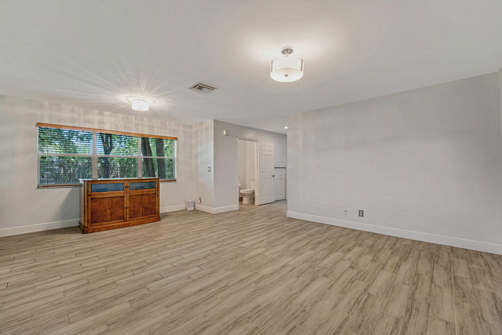 813 Imperial Lake Road West Palm Beach, FL 33413 - Photo 21 of 49 11