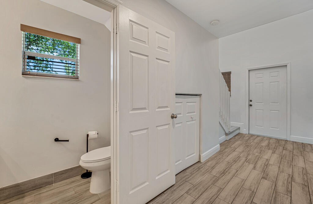 813 Imperial Lake Road West Palm Beach, FL 33413 - Photo 23 of 49 13