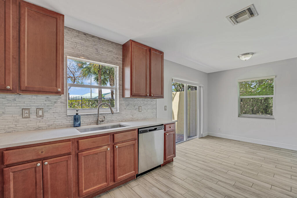 813 Imperial Lake Road West Palm Beach, FL 33413 - Photo 30 of 49 21