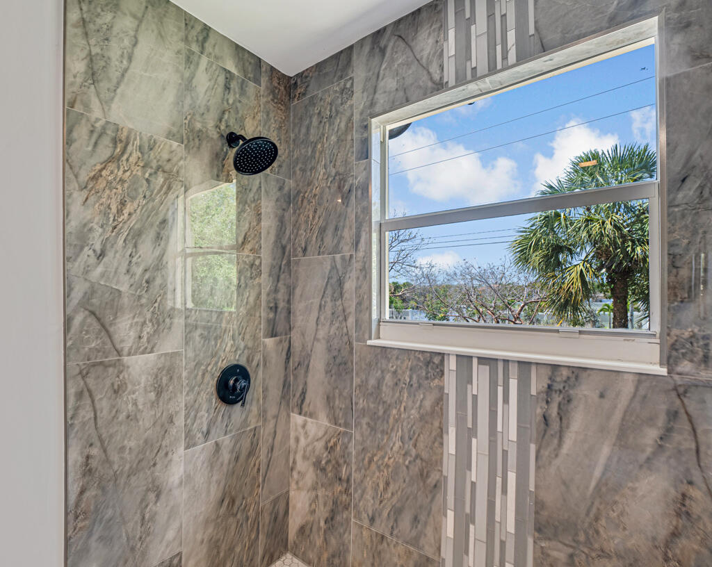 813 Imperial Lake Road West Palm Beach, FL 33413 - Photo 34 of 49 29