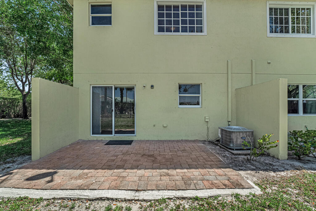 813 Imperial Lake Road West Palm Beach, FL 33413 - Photo 39 of 49 41