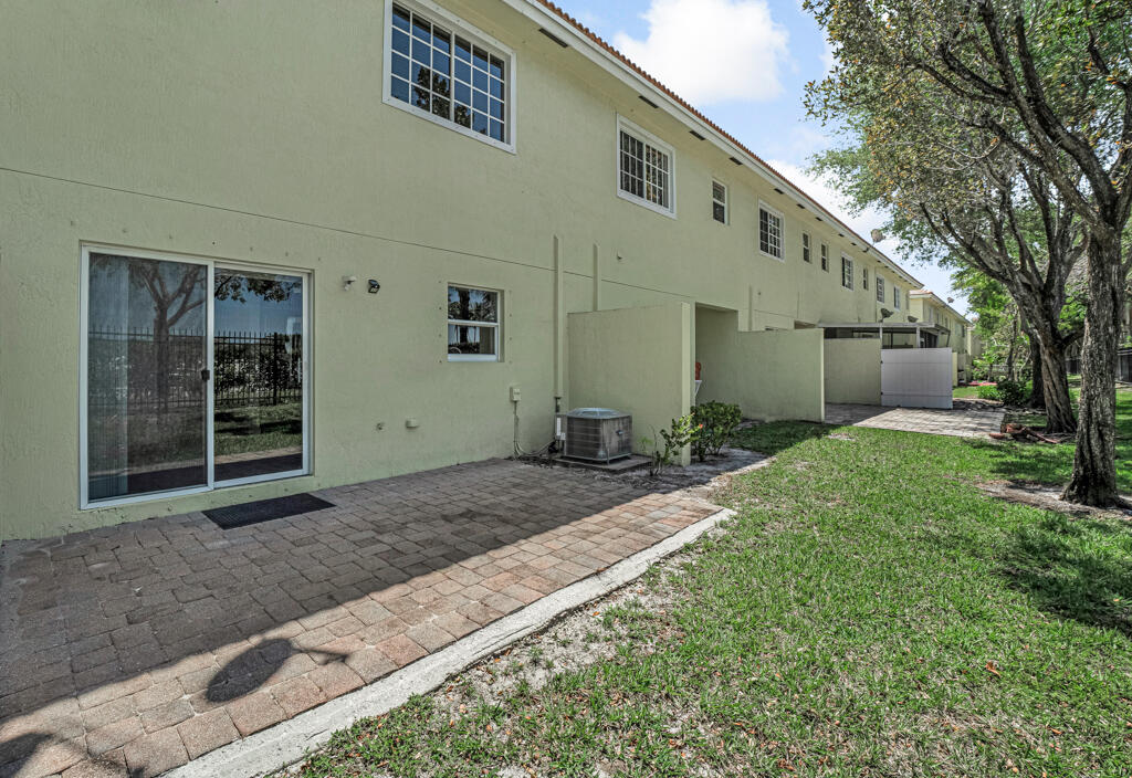 813 Imperial Lake Road West Palm Beach, FL 33413 - Photo 40 of 49 42