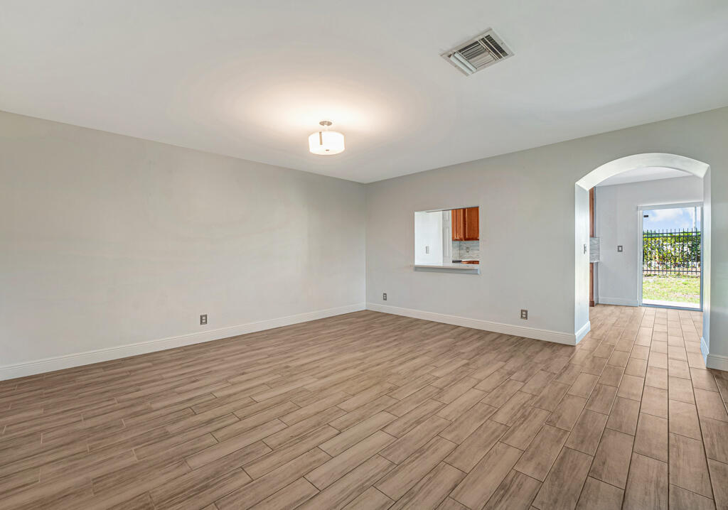 813 Imperial Lake Road West Palm Beach, FL 33413 - Photo 5 of 49 09