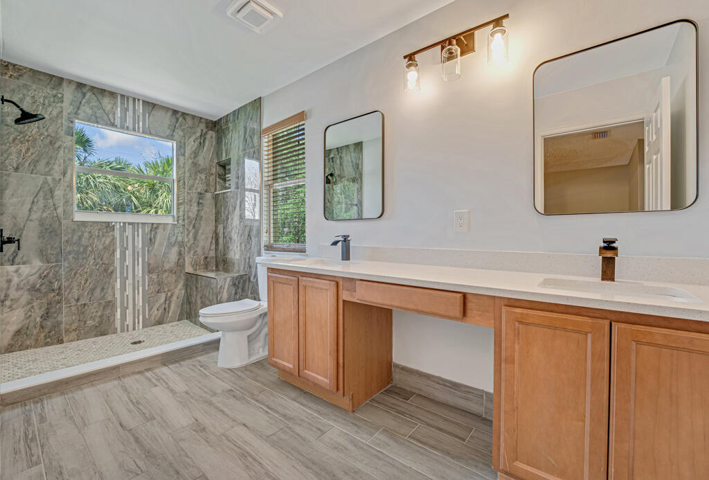 813 Imperial Lake Road West Palm Beach, FL 33413 - Photo 6 of 49 27