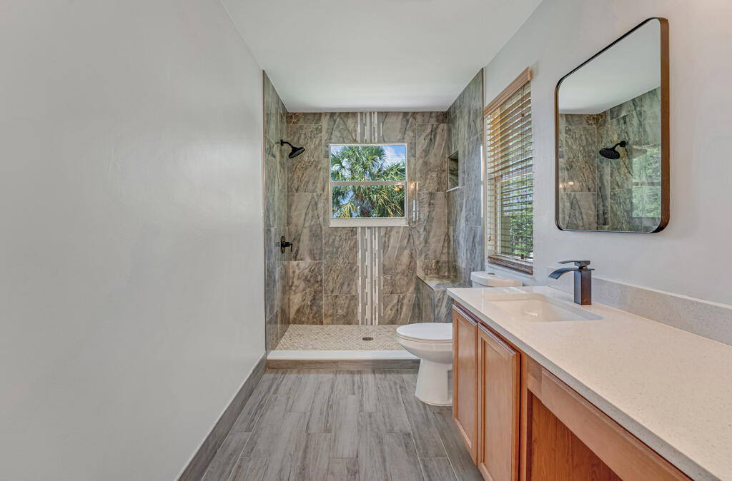 813 Imperial Lake Road West Palm Beach, FL 33413 - Photo 7 of 49 28