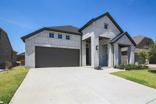 $3,500 | 917 Hawthorn Lane, Mansfield, TX 76063