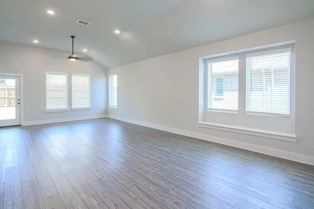 $3,500 | 917 Hawthorn Lane, Mansfield, TX 76063