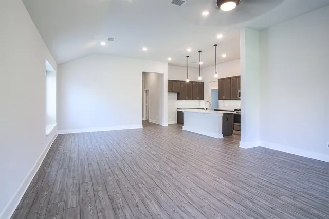 $3,500 | 917 Hawthorn Lane, Mansfield, TX 76063