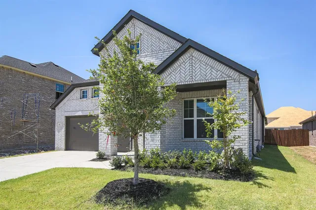 $3,500 | 917 Hawthorn Lane, Mansfield, TX 76063