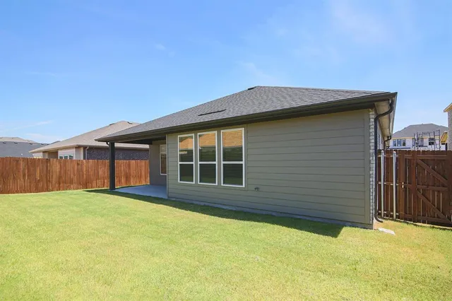 $3,500 | 917 Hawthorn Lane, Mansfield, TX 76063