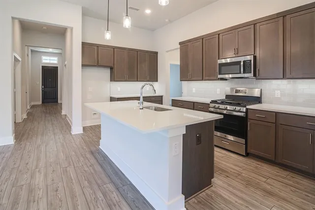 $3,500 | 917 Hawthorn Lane, Mansfield, TX 76063