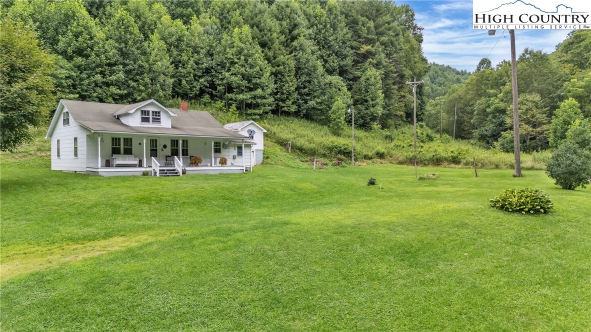 809 Roaring Fork Road Creston, NC 28615 - Photo 6 of 45