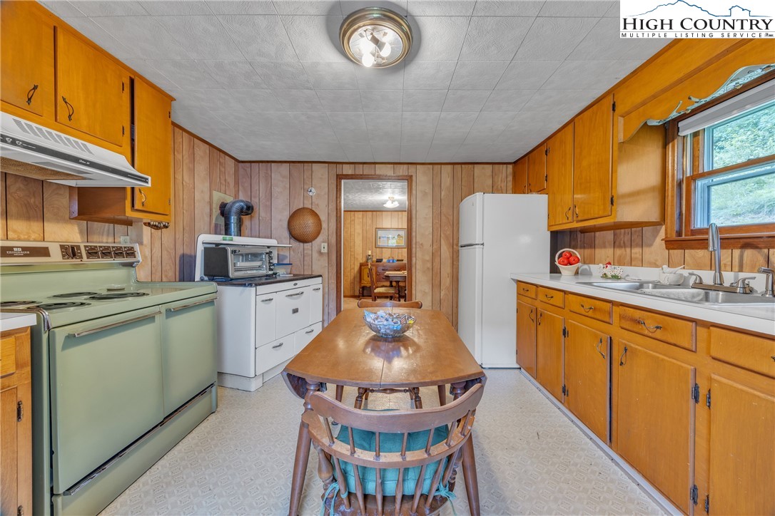 809 Roaring Fork Road Creston, NC 28615 - Photo 10 of 45