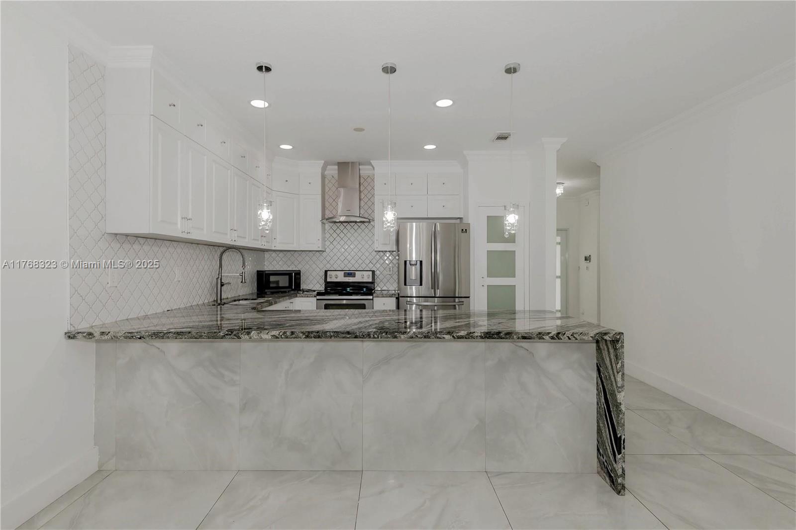 2845 Northeast 41st Road Homestead, FL 33033 - Photo 9 of 24 Gallery Image 9