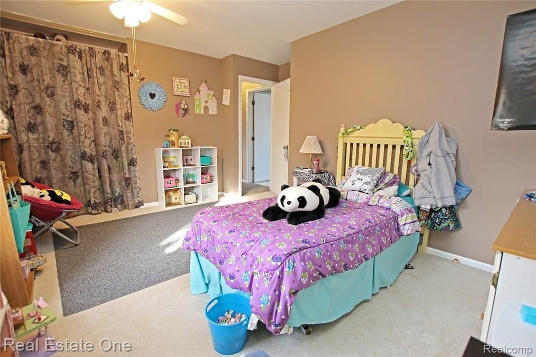 1345 East Fairview Lane Rochester, MI 48306 - Photo 44 of 58 44) Bedroom 4.jpg