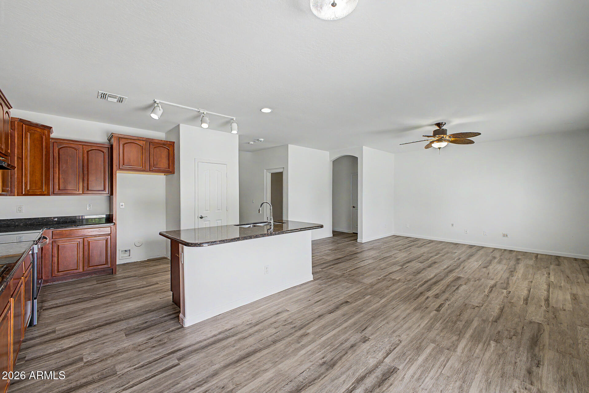 7013 West Beverly Road Laveen, AZ 85339 - Photo 8 of 37
