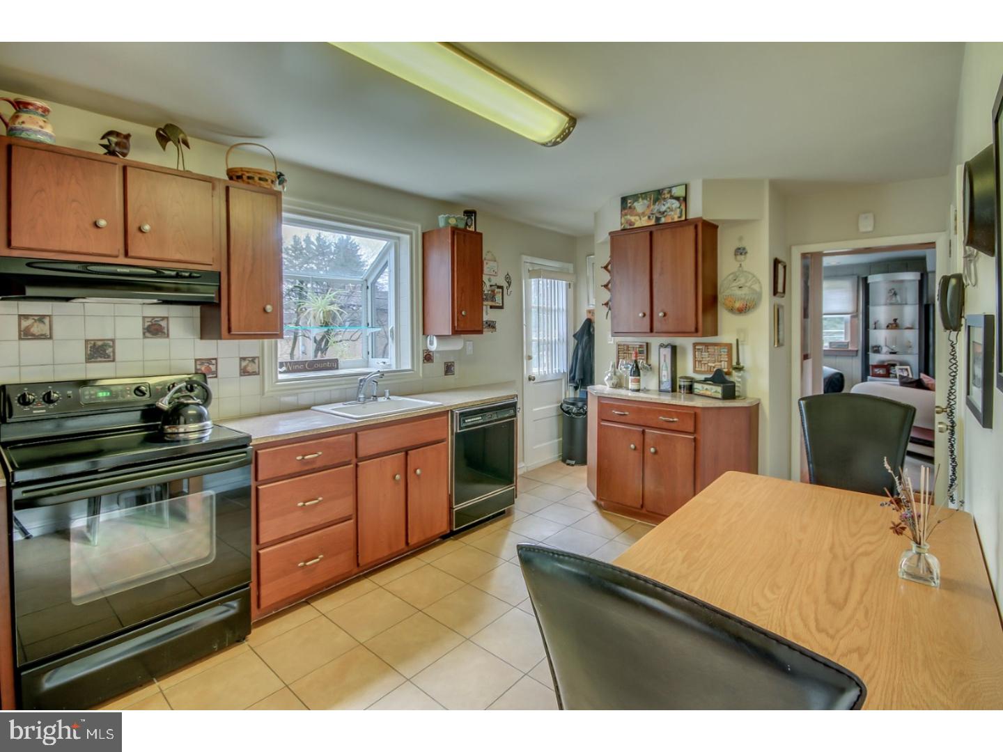 3505 Orchard Road Huntingdon Valley, PA 19006 - Photo 11 of 25 Kitchen