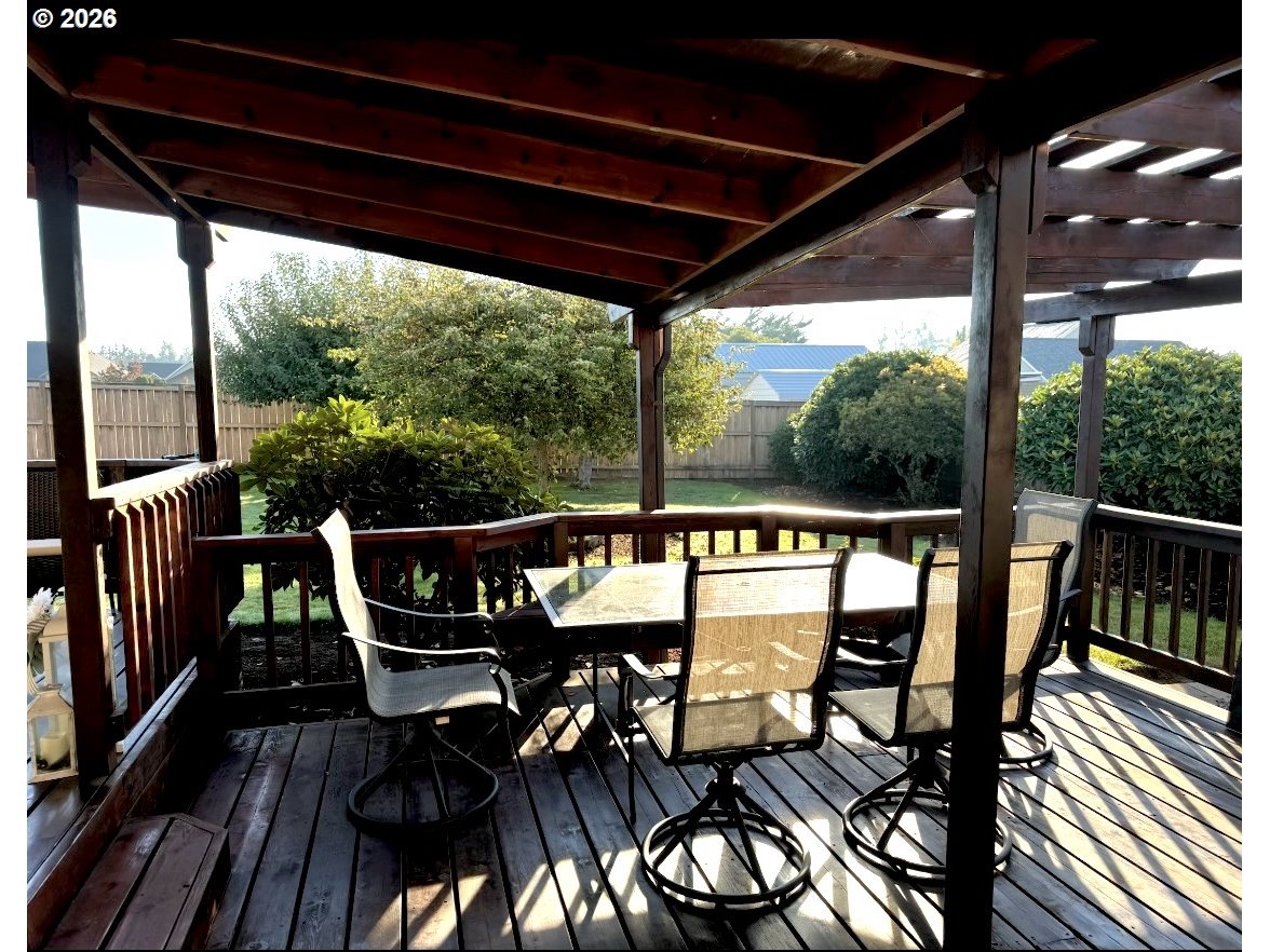 1091 Longridge Drive Springfield, OR 97478 - Photo 13 of 21 a view of a chairs and table in the balcony