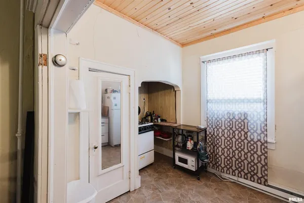 $174,900 | 209 North Springer Street, Carbondale, IL 62901