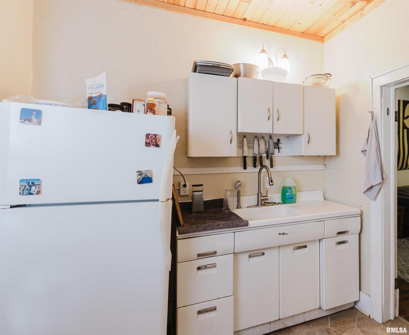 209 North Springer Street Carbondale, IL 62901 - Photo 12 of 30