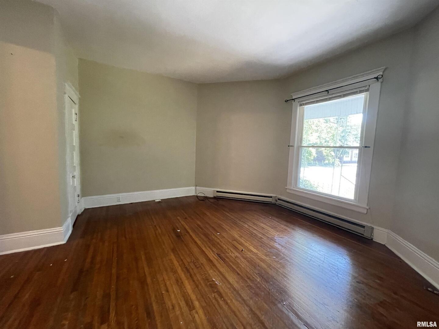 209 North Springer Street Carbondale, IL 62901 - Photo 4 of 30