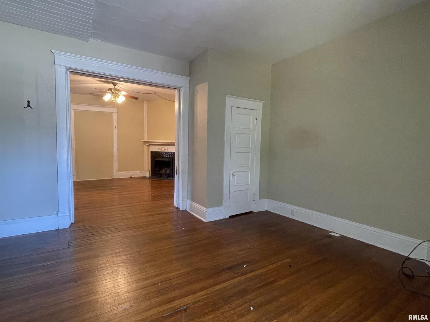 209 North Springer Street Carbondale, IL 62901 - Photo 5 of 30