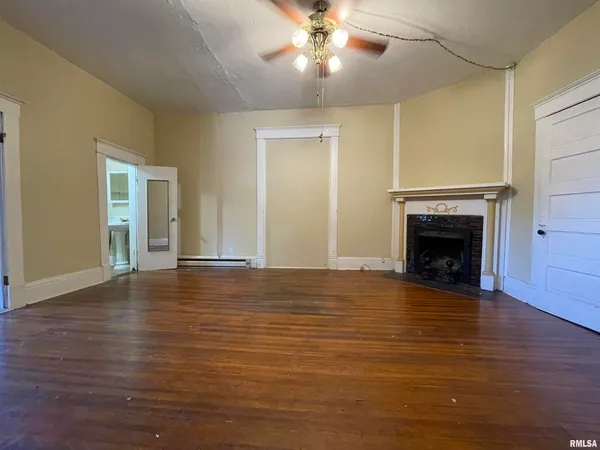 $174,900 | 209 North Springer Street, Carbondale, IL 62901