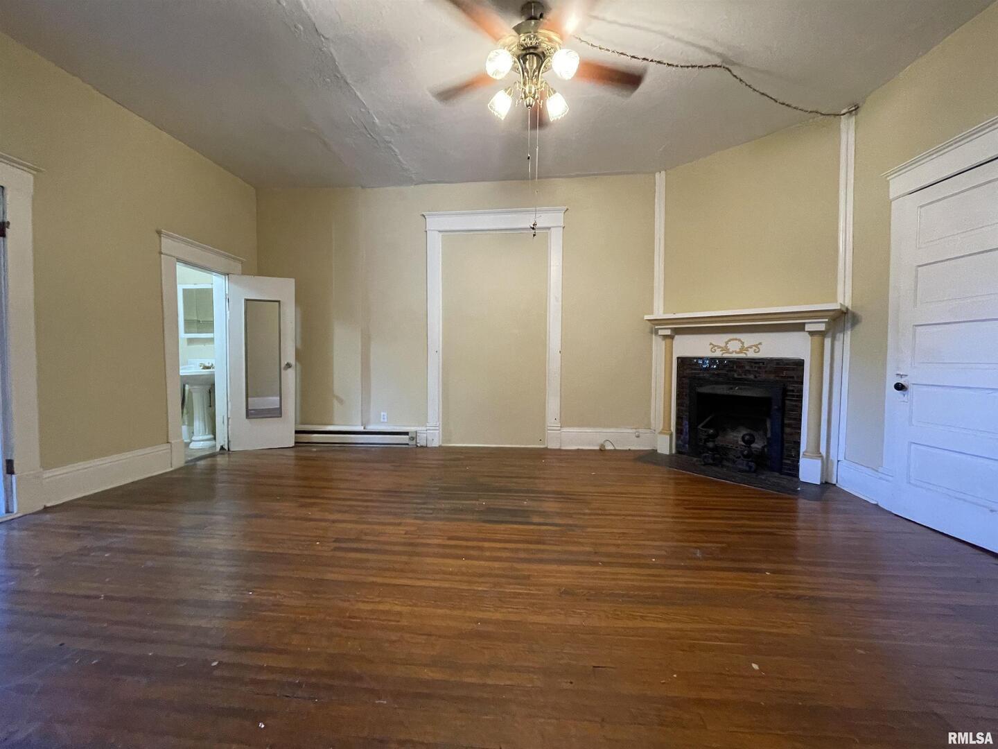 209 North Springer Street Carbondale, IL 62901 - Photo 7 of 30