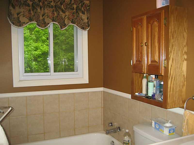 257 Euclid Road Butler, PA 16001 - Photo 13 of 22 Full Bath.
