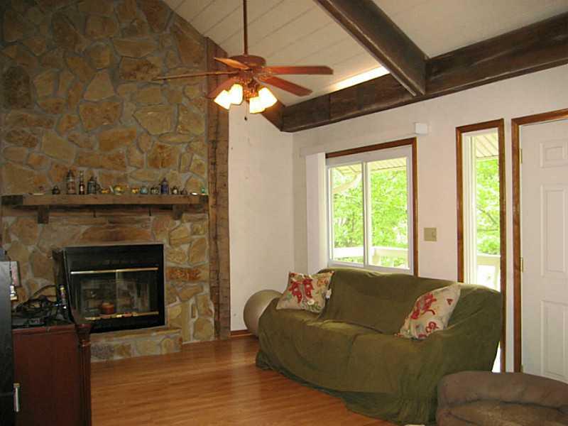 257 Euclid Road Butler, PA 16001 - Photo 6 of 22 Living Room.