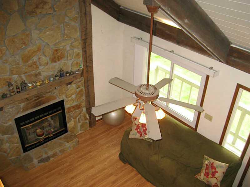 257 Euclid Road Butler, PA 16001 - Photo 8 of 22 Living Room.