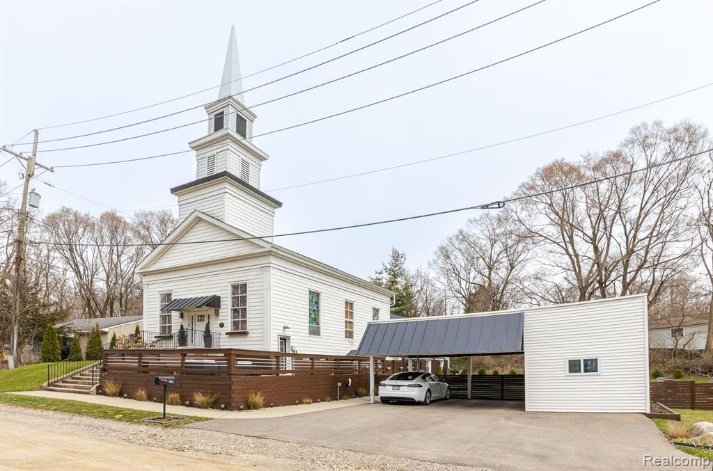 1422 Milmine Road Leonard, MI 48367 - Photo 4 of 84 Gallery Image 4