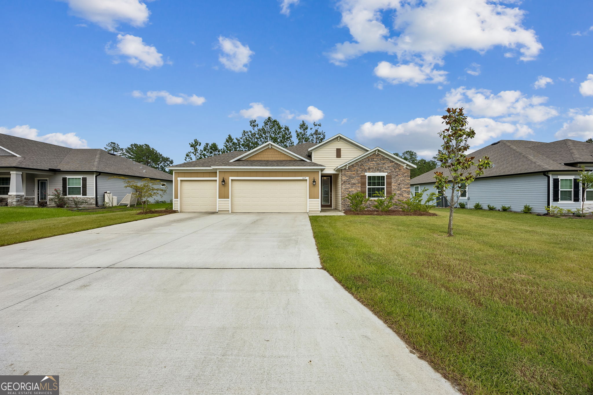 127 Breakwater Loop Kingsland, GA 31548 - Photo 2 of 81