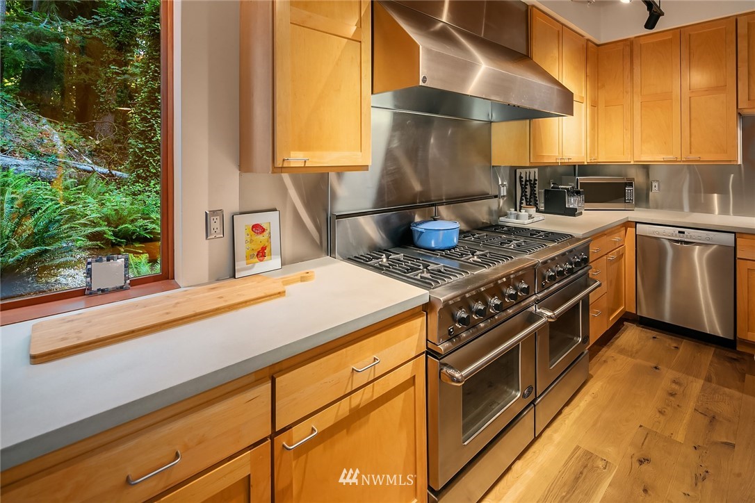 5340 Butterworth Road Mercer Island, WA 98040 - Photo 15 of 39