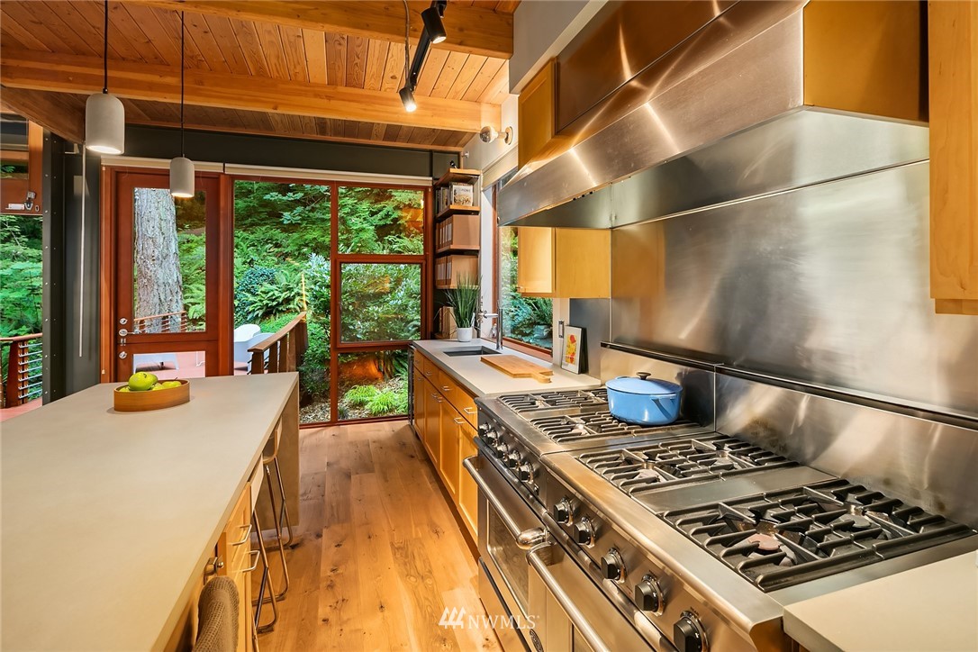 5340 Butterworth Road Mercer Island, WA 98040 - Photo 16 of 39