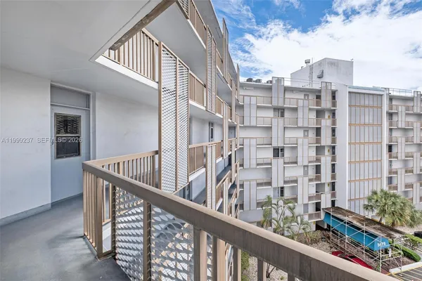 $199,000 | 3475 North Country Club Drive, Unit 619, Aventura, FL 33180