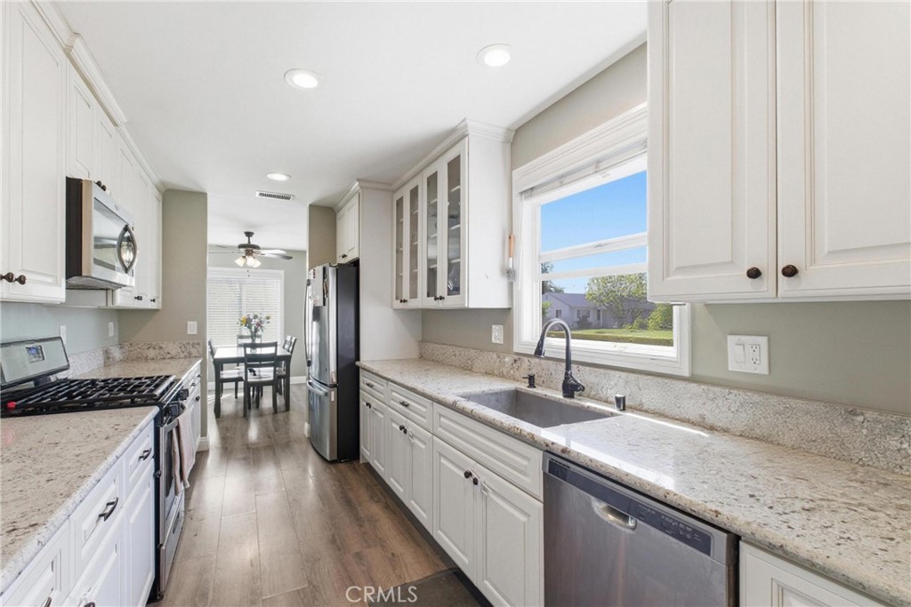 3403 Roxanne Avenue Long Beach, CA 90808 - Photo 15 of 28