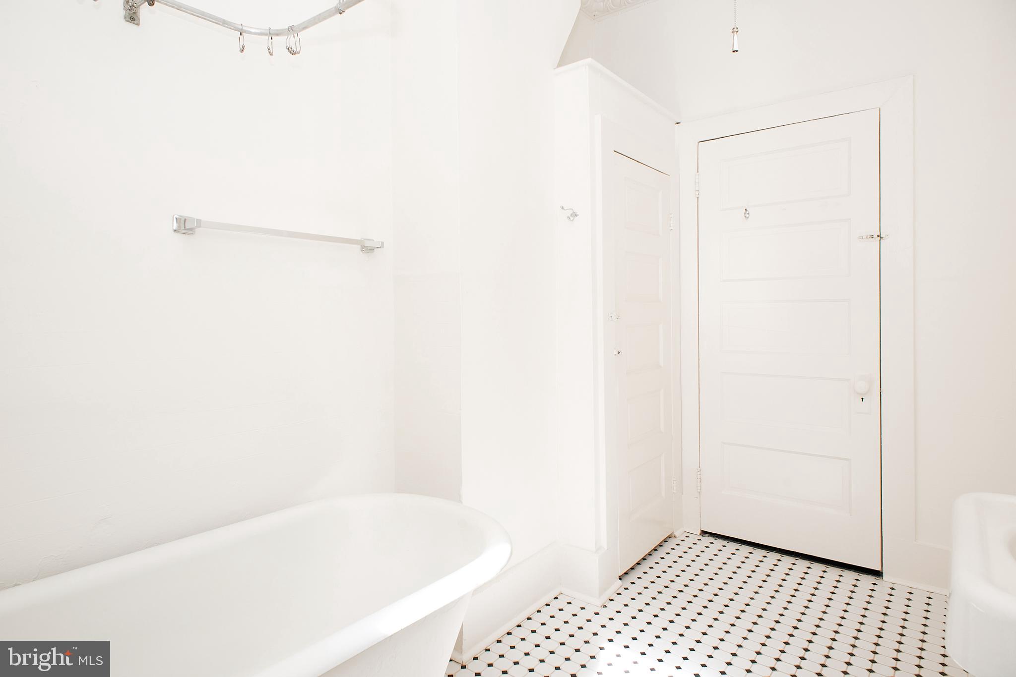 219 Hanover Street, Unit 4 Annapolis, MD 21401 - Photo 12 of 13 Bath