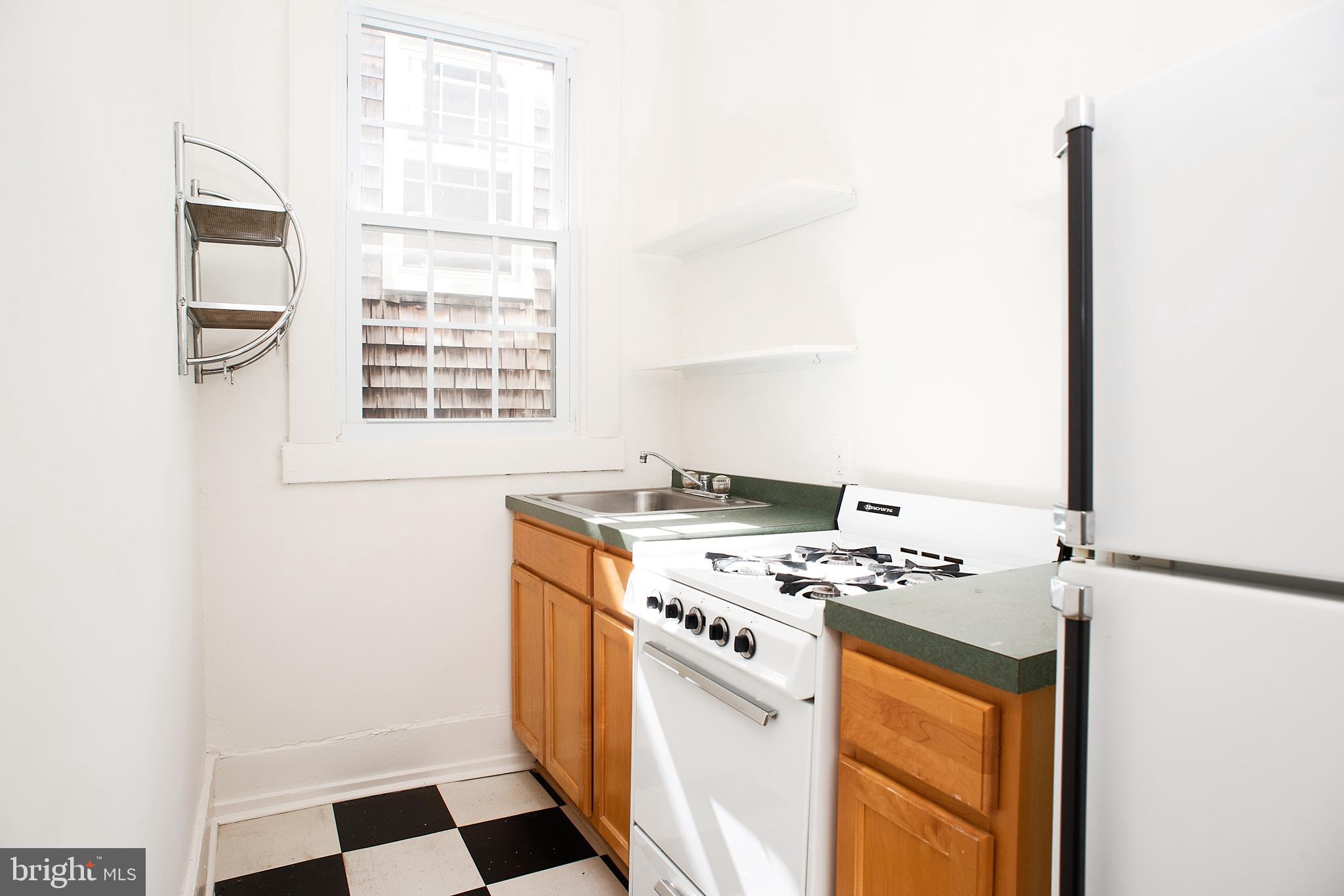 219 Hanover Street, Unit 4 Annapolis, MD 21401 - Photo 8 of 13 Kitchen