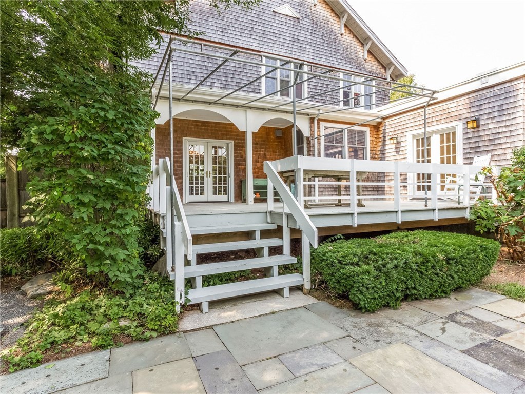 10 Sunset Road Bristol, RI 02809 - Photo 1 of 34