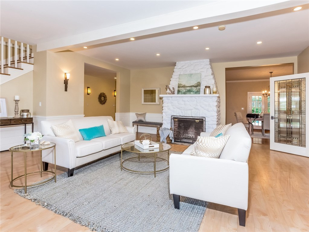 10 Sunset Road Bristol, RI 02809 - Photo 13 of 34